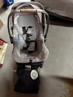 Nuna Pipa Lite LX Car Seat & Base - Grey